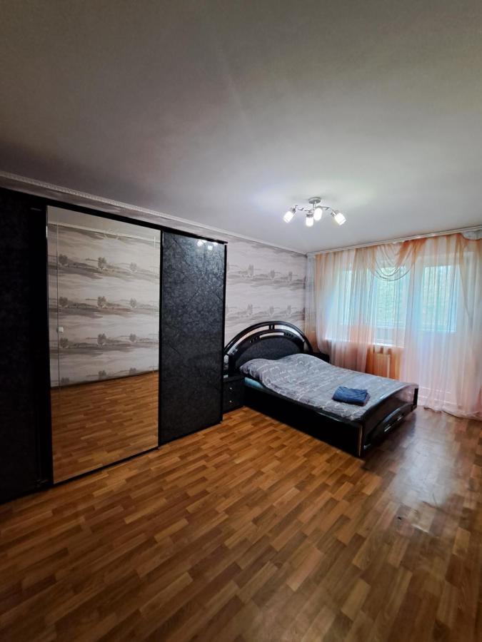 Трёхкомнатные Апартаменты Кривой Рог Екстериор снимка